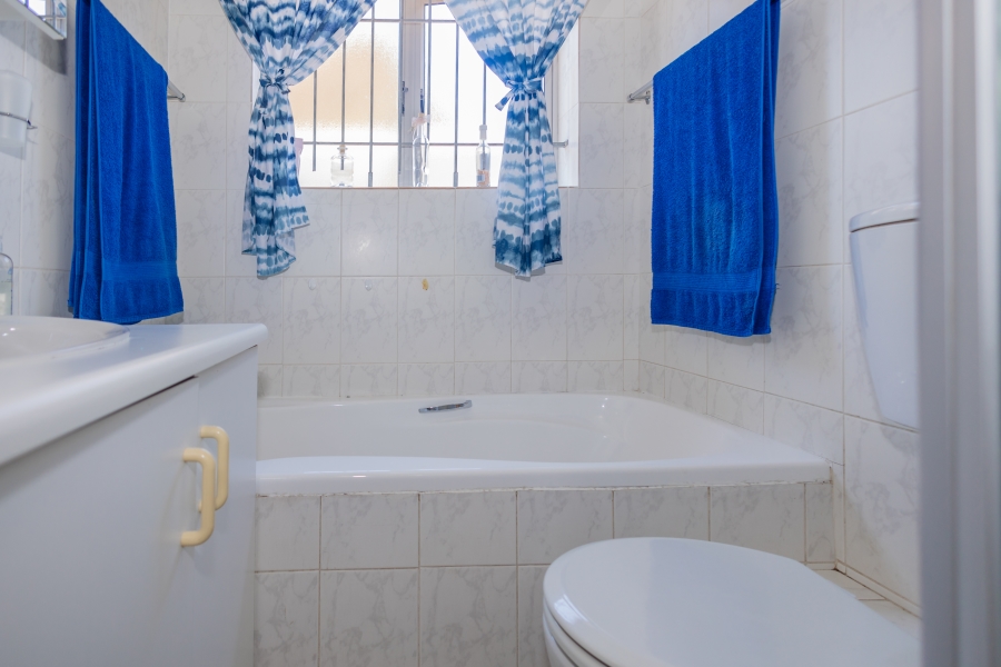 3 Bedroom Property for Sale in Amandelsig Western Cape